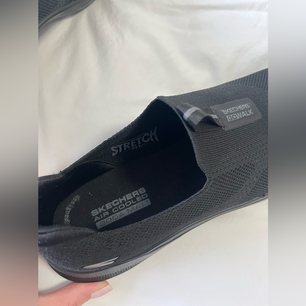 Skechers | Men's SZ 9 | Go Walk Air Cooled Black Comfort Slip-On Shoes | New - Picture 5 of 6